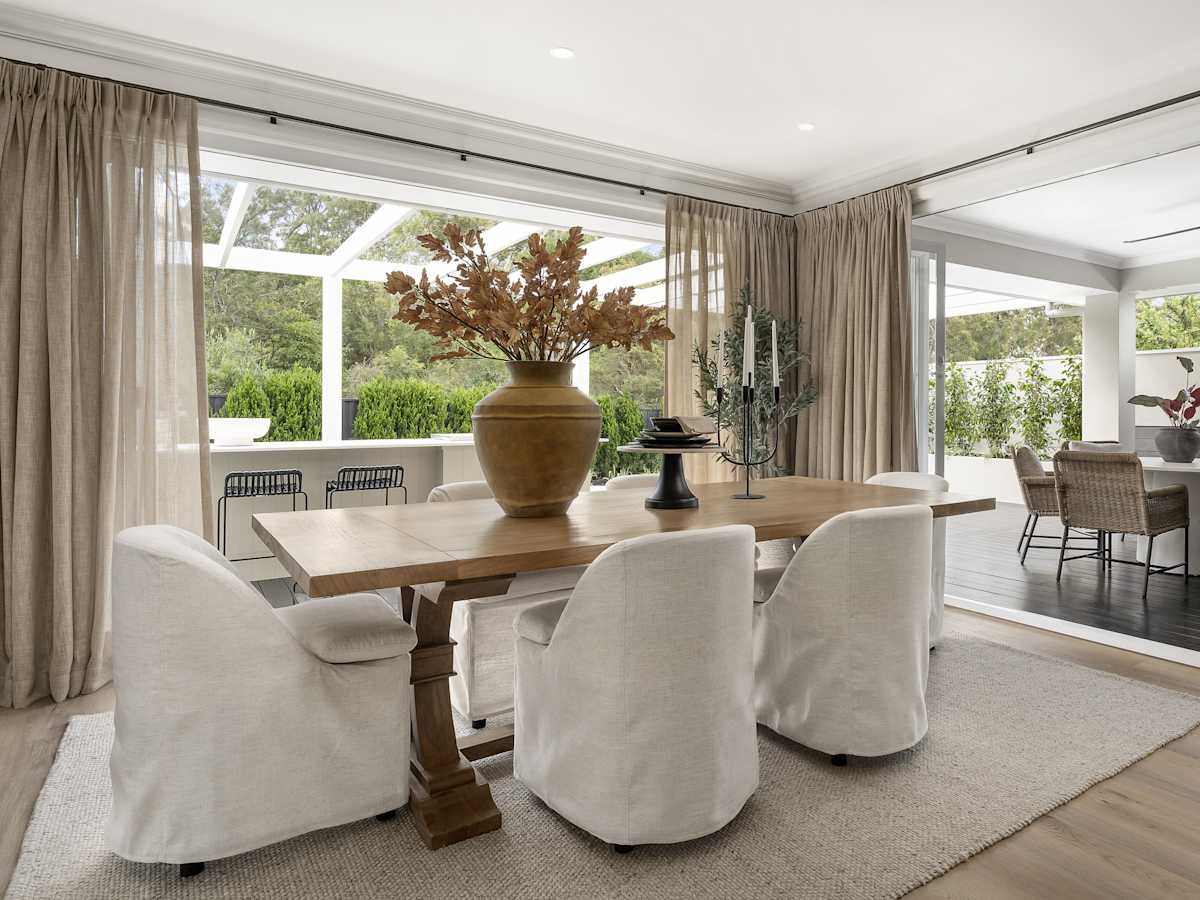 San Marino Executive House Design Dining in Classic style