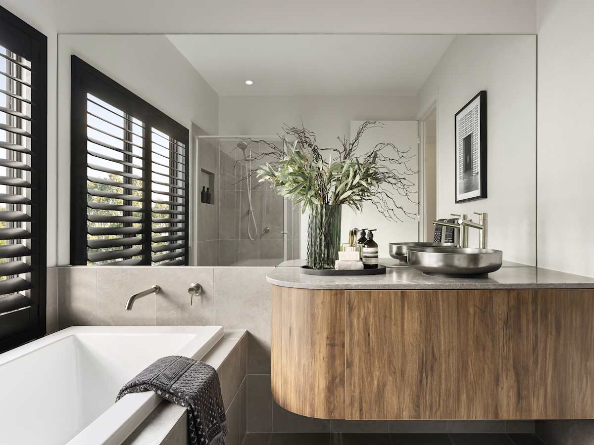 Lancaster 29 House Design Bathroom in Urban style