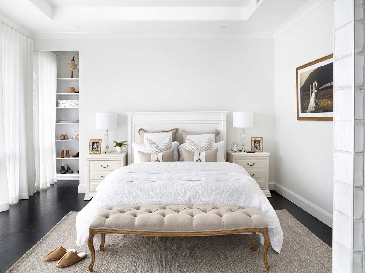 San Marino Manor House Design Main Bedroom in Classic style