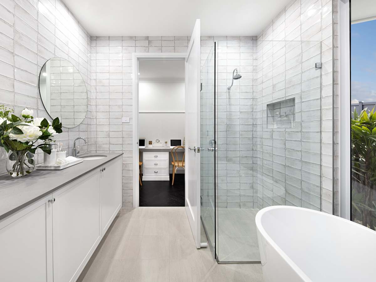 San Marino Manor House Design Bathroom in Classic style