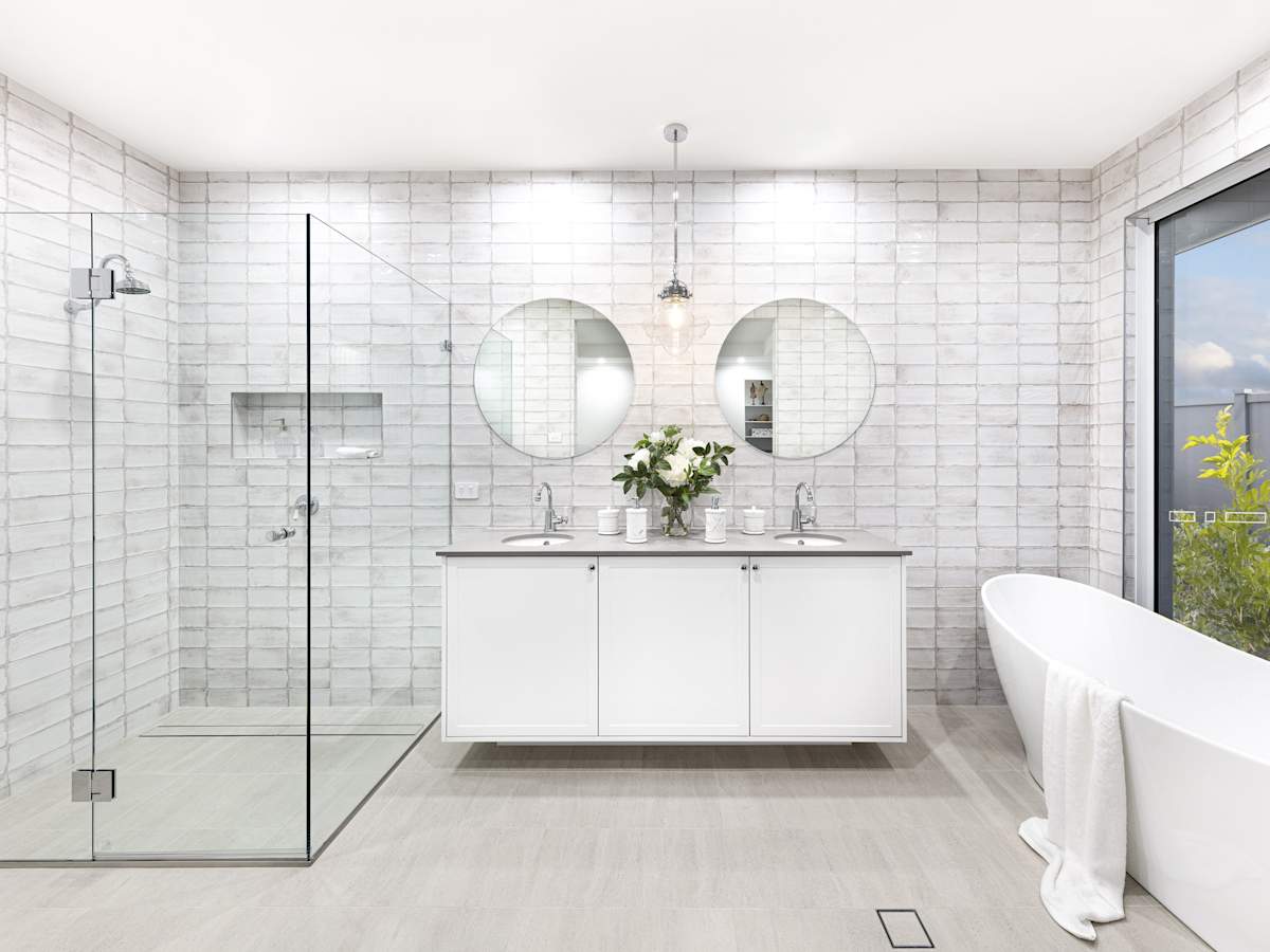 San Marino Encore House Design Ensuite in Classic style