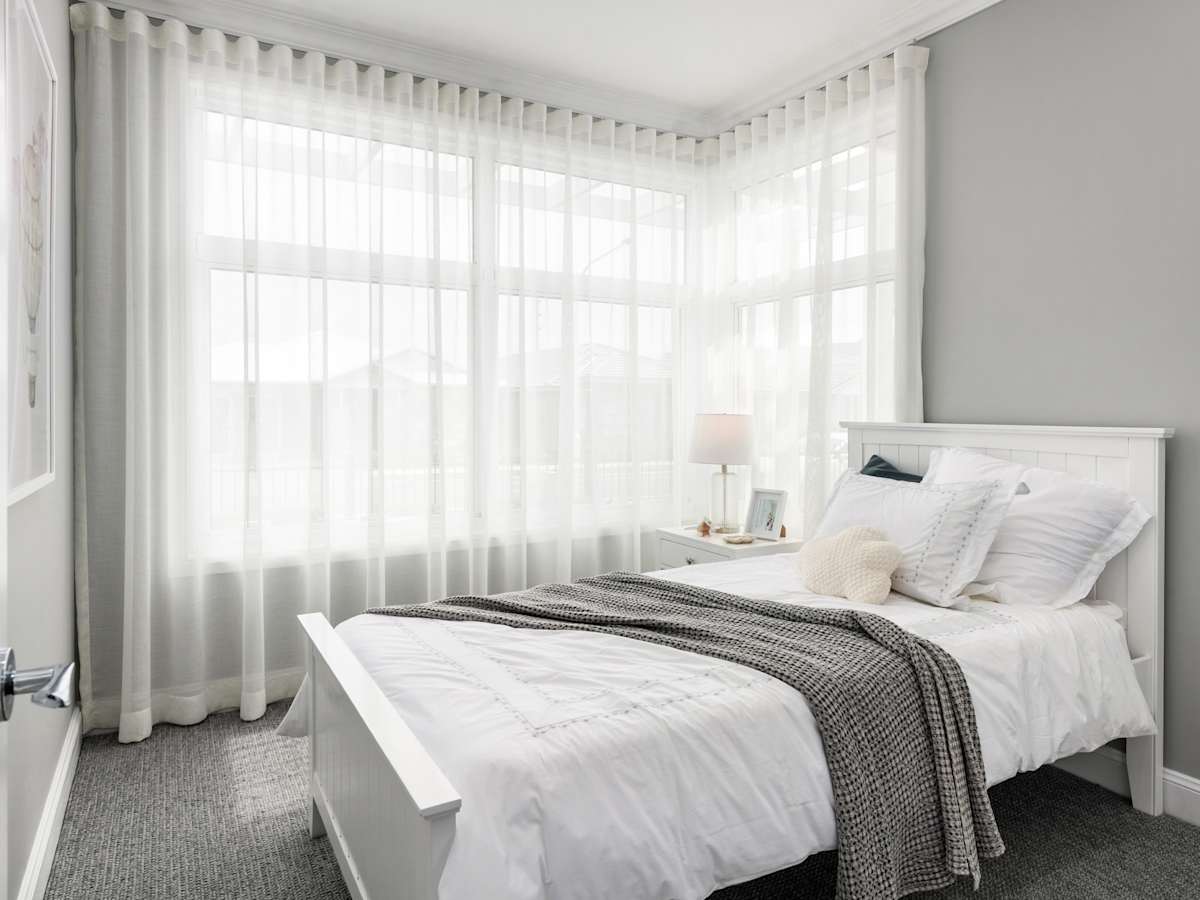 San Marino Pacific house design Bedroom in Classic style