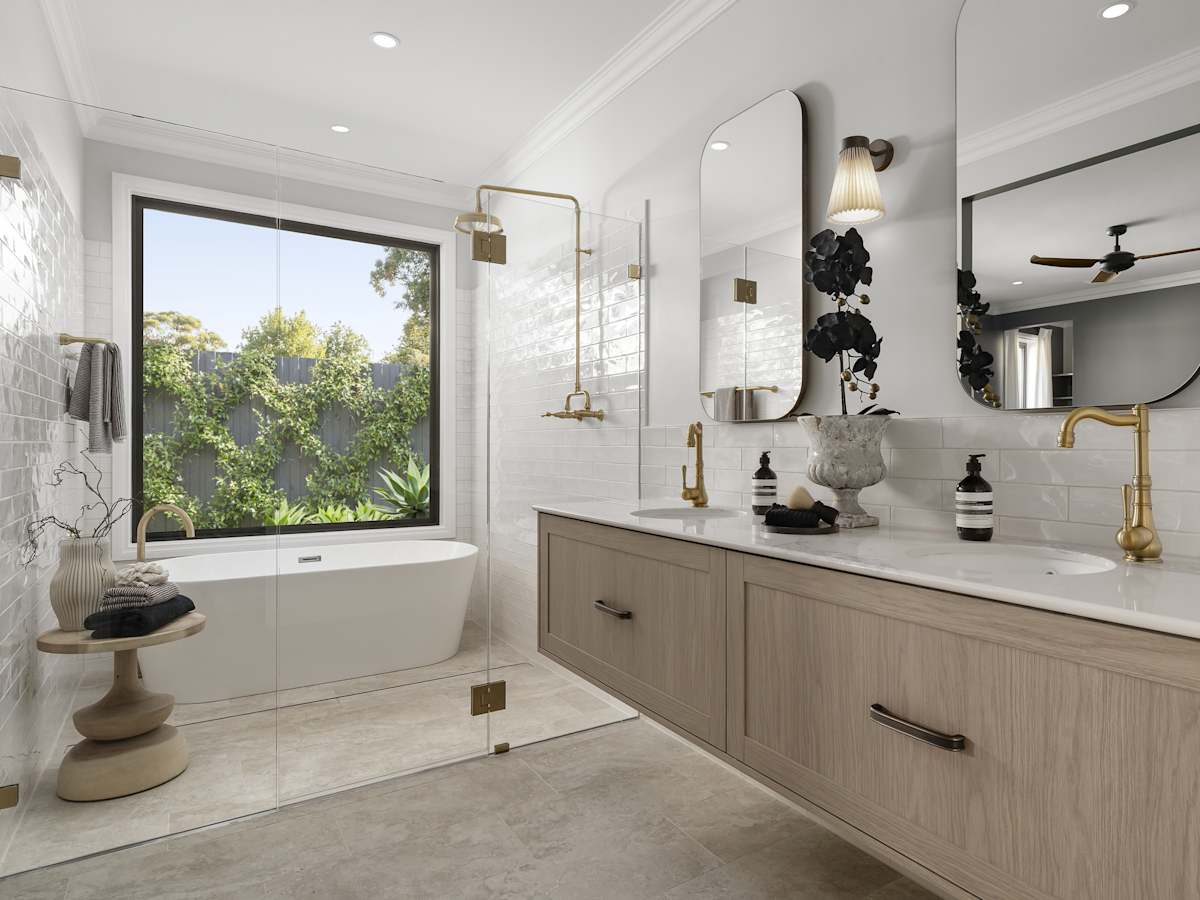 San Marino Encore House Design Ensuite in Classic style