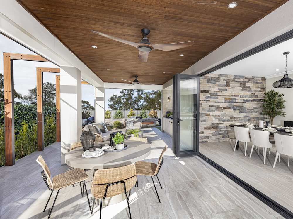 Seaview house design alfresco in Urban style