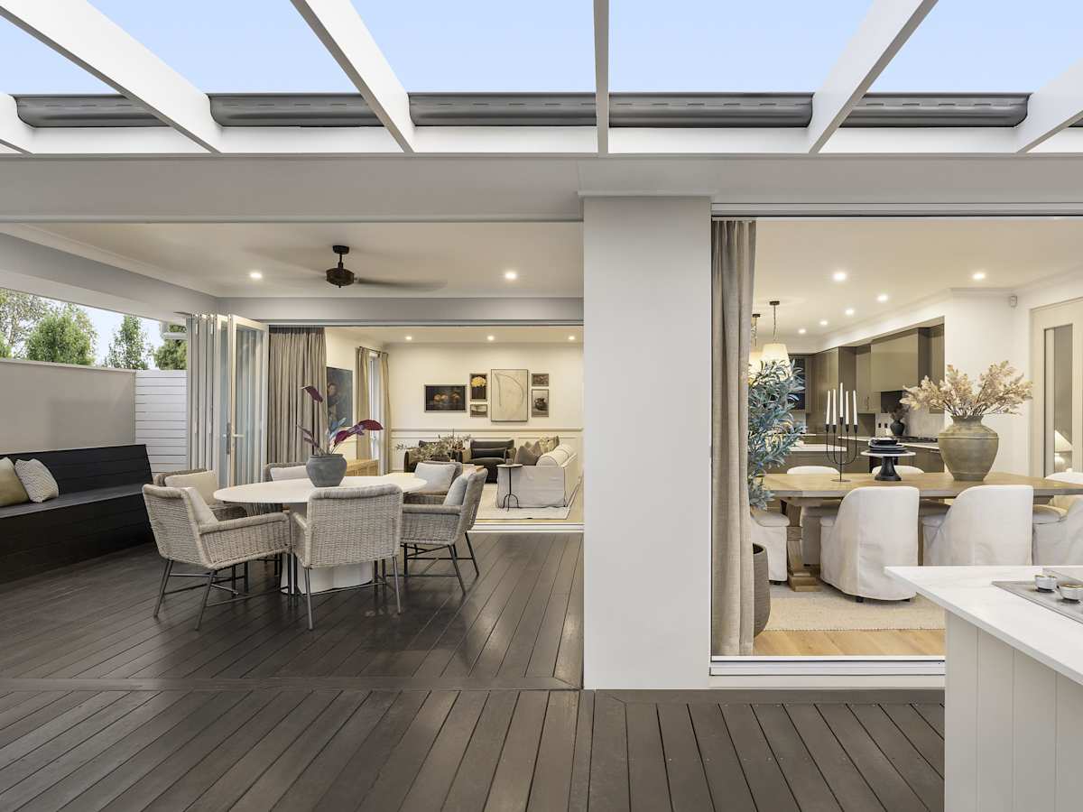 San Marino Executive 16 House Design Alfresco in Classic style