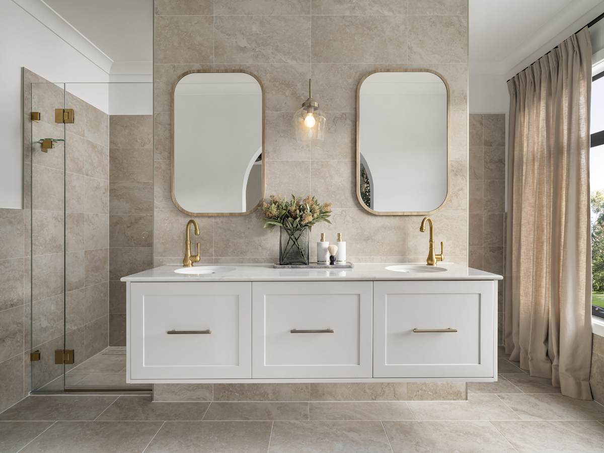 Lancaster 31 House Design Ensuite in Coastal style