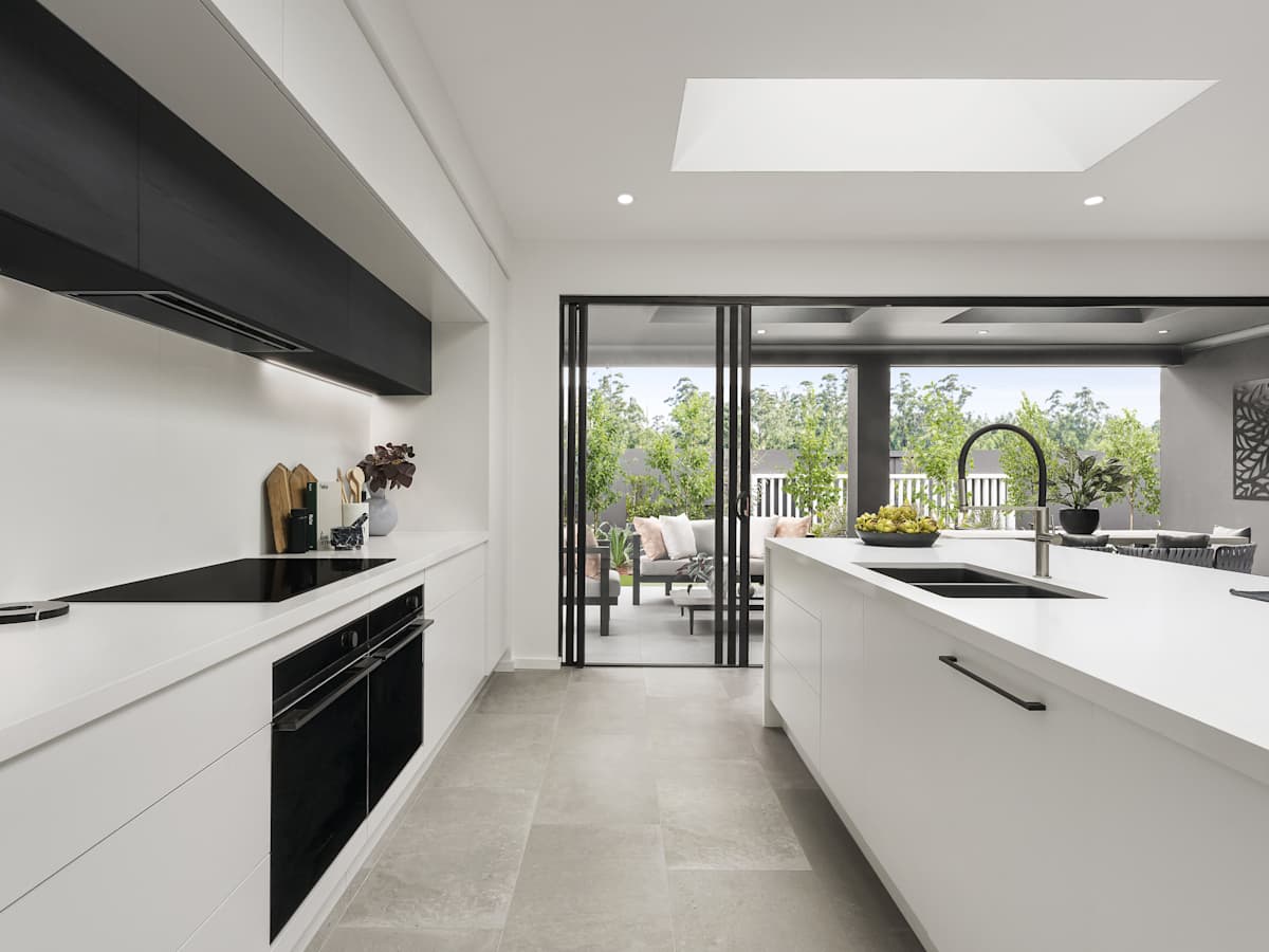 Miami Executive House Design Alfresco Kitchen in Contempo Style