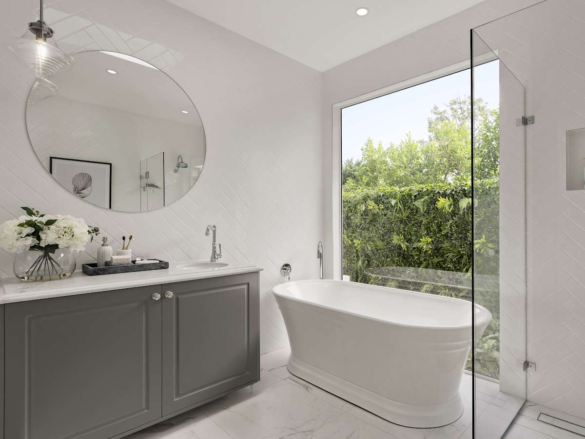 Retreat Grande House Design Ensuite in Classic style