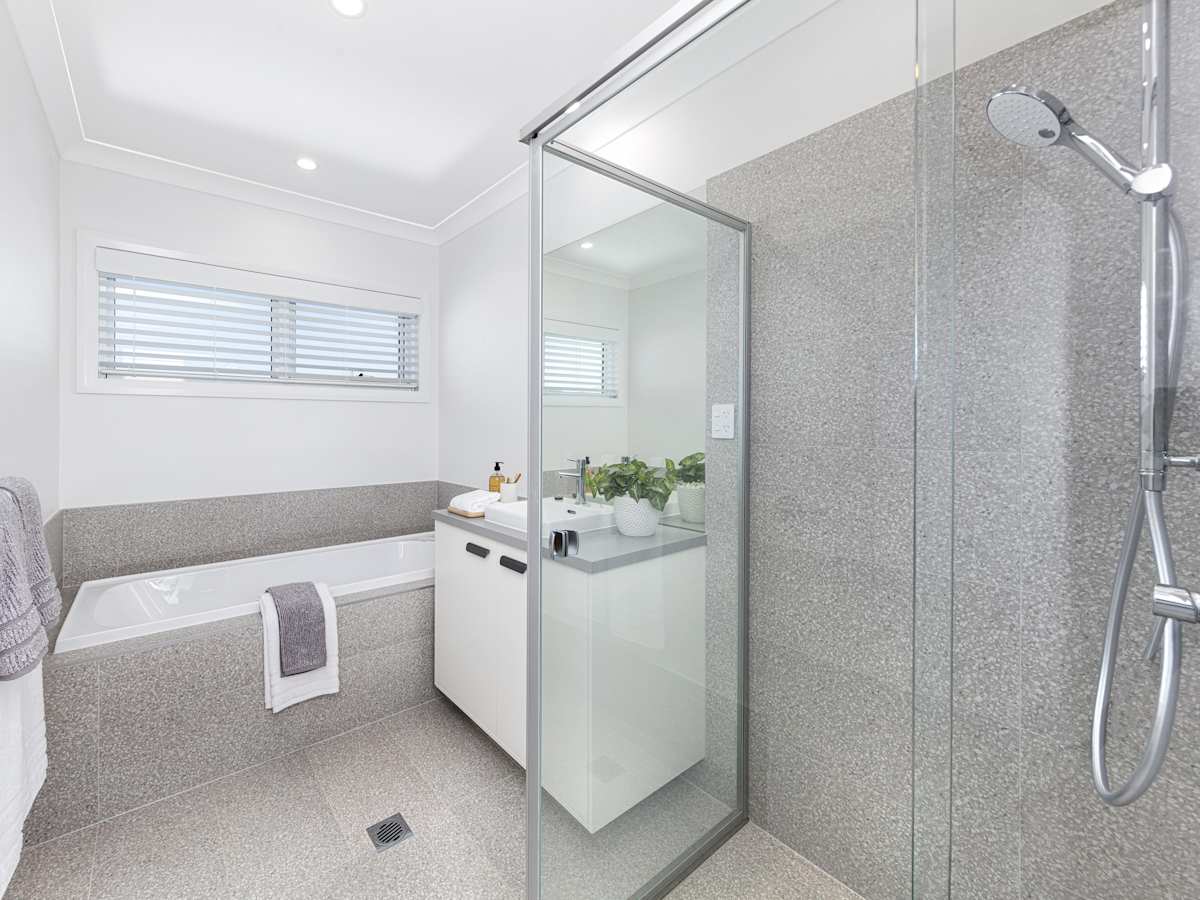 Valiente One house design Bathroom in Coastal style