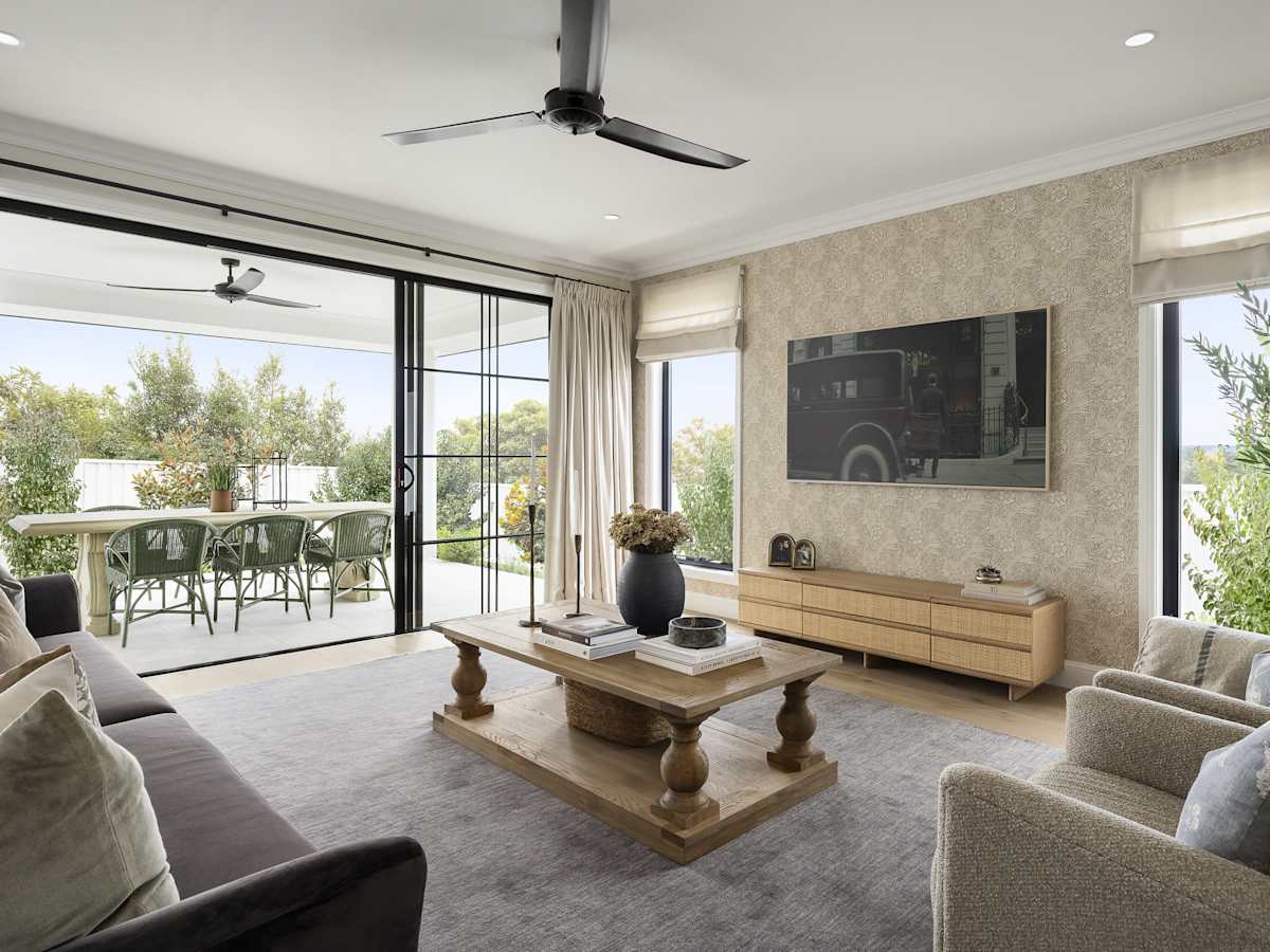 Mayfair Hampton house design Living Alfresco in Classic style