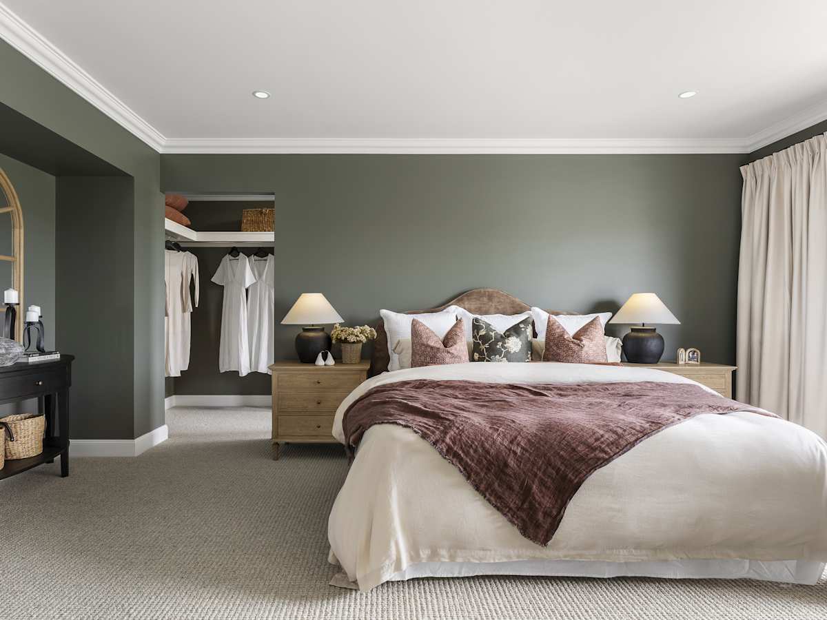 Mayfair Hampton house design Bedroom in Classic style