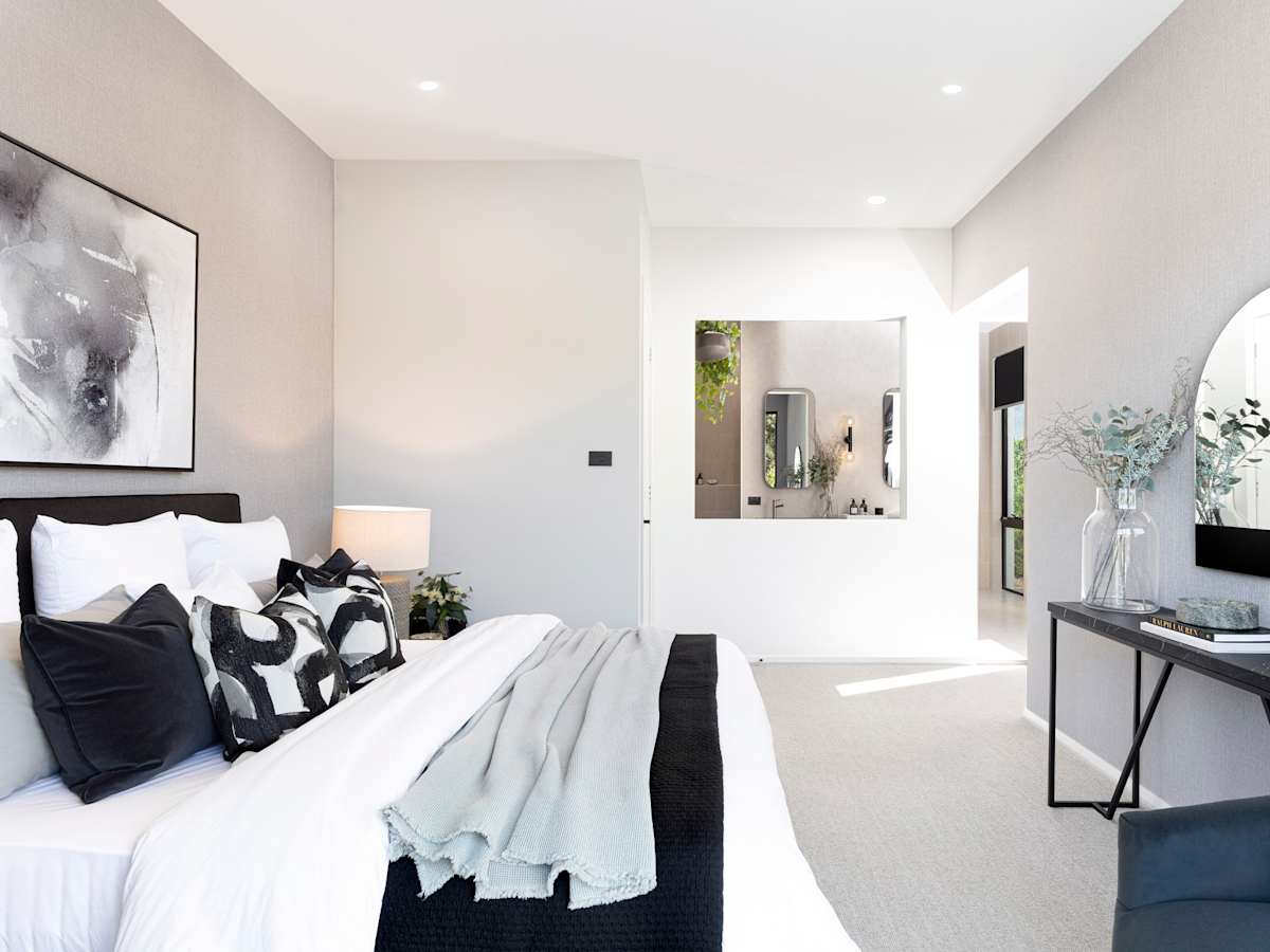 Miami Executive house design Bedroom in Contempo style