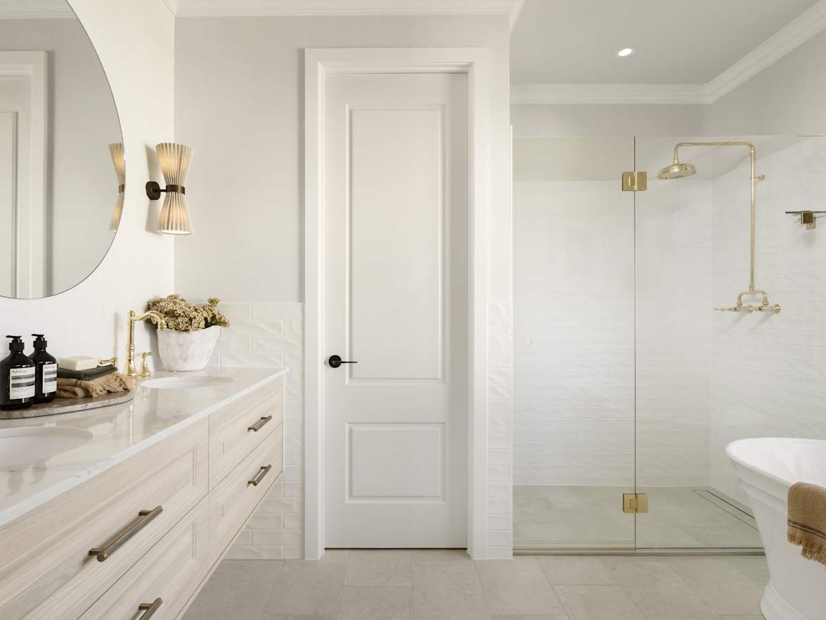 Havana Grande house design ensuite bathroom in Classic style