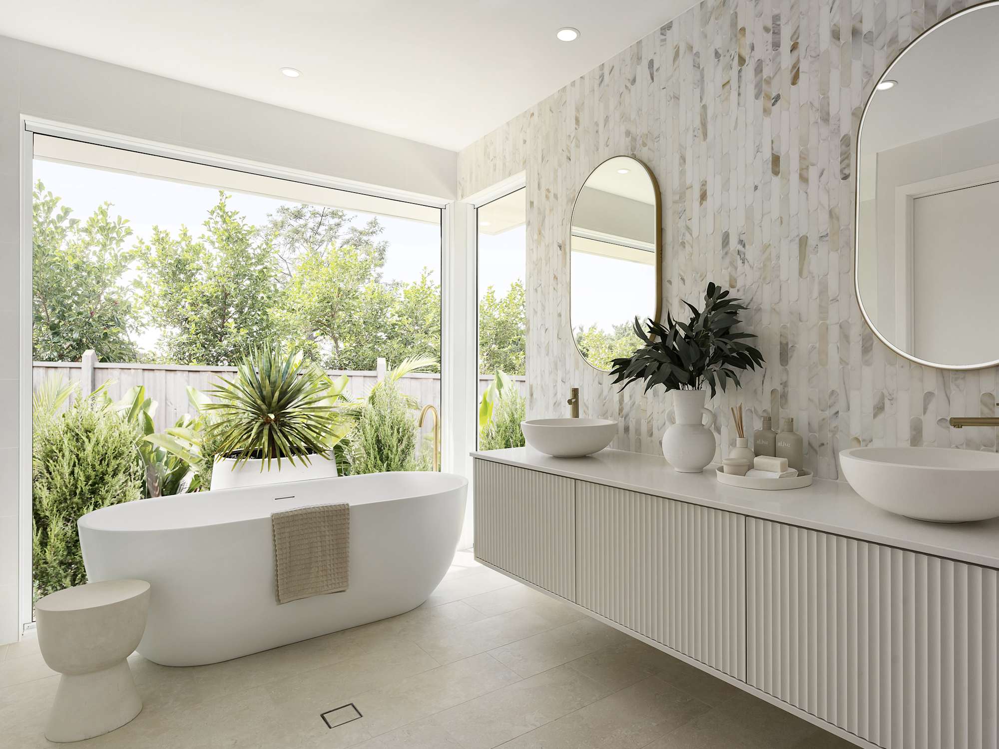 Bayswater Manor House Design Ensuite In Coastal style