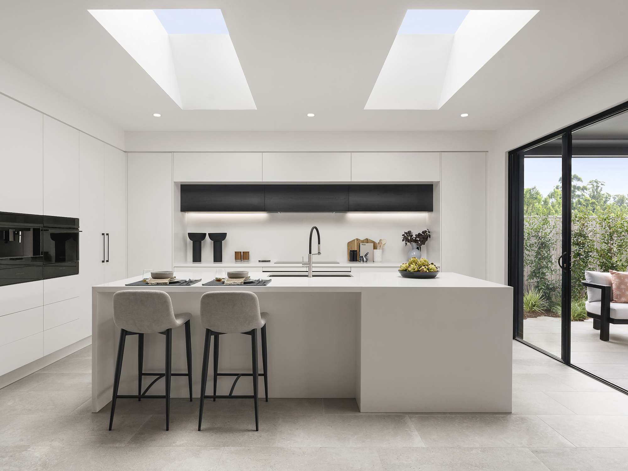Miami Executive House Design Kitchen in Contempo Style