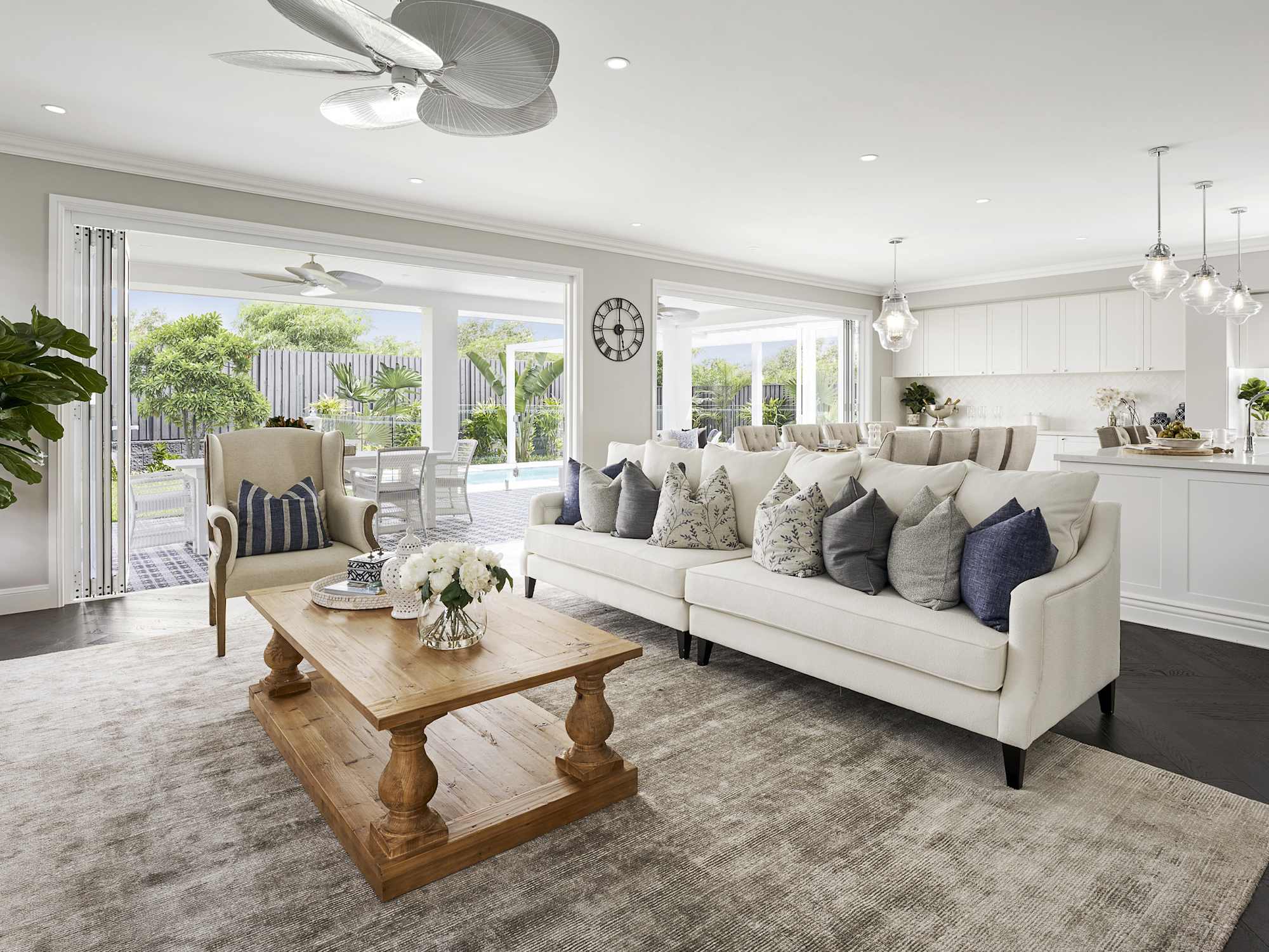 Panorama 39 house design Living in Classic style