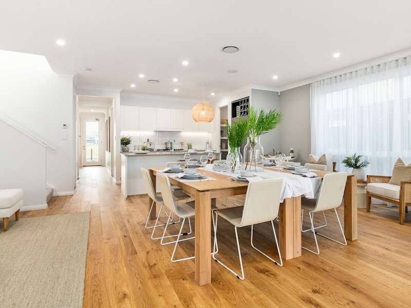 Valiente One house design Dining in Coastal style