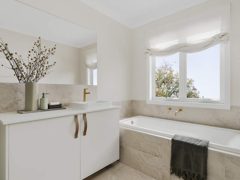 Valiente Three House Design Bathroom in Coastal style