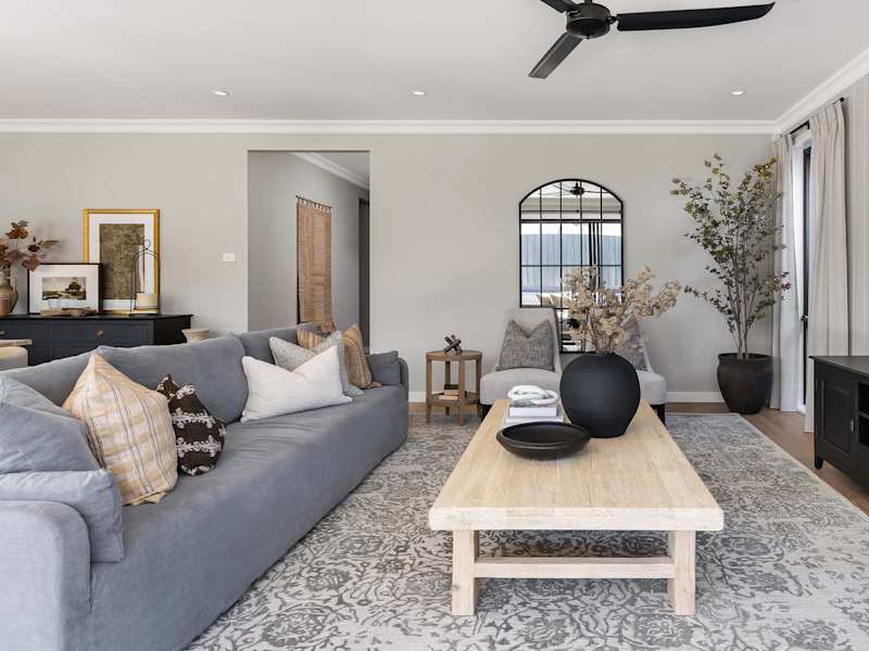 image upload c_limit,f_auto,w_800 v1779424527 home-designs anchorage displays CLOSED-Anchorage-Encore-Helicopter-House anchorage-encore-house-design-family