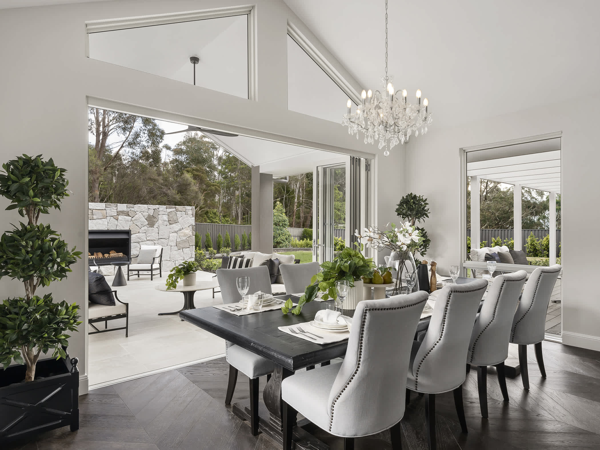 Bronte Executive Grande Manor One House Design Dining - 5 Bedroom Designs